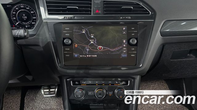 Volkswagen Tiguan 2018 — photo 15
