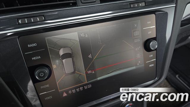 Volkswagen Tiguan 2018 — photo 16