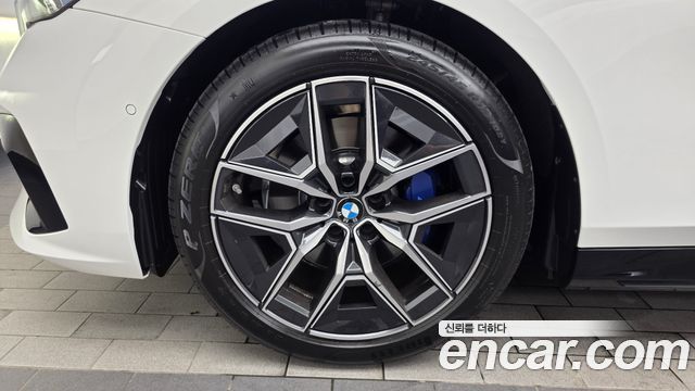 BMW 5-Series 2026 — photo 5
