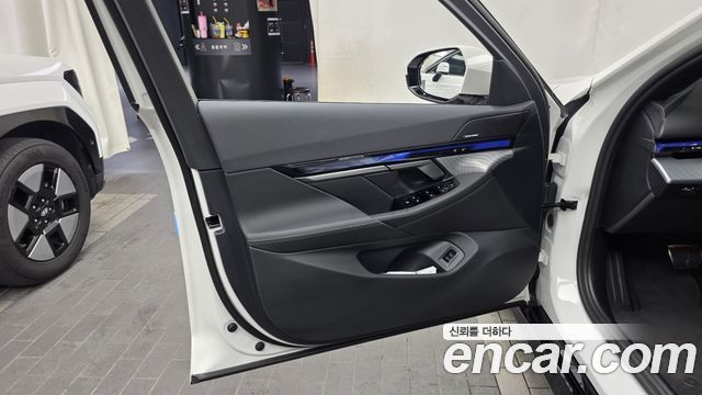 BMW 5-Series 2026 — photo 14