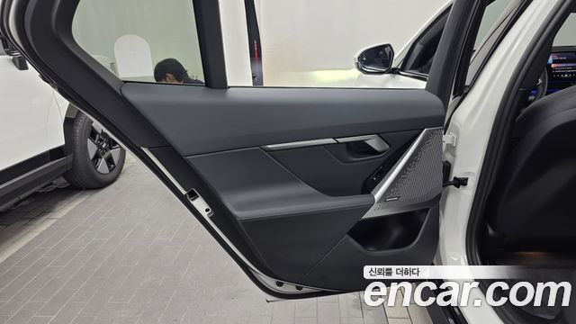 BMW 5-Series 2026 — photo 15
