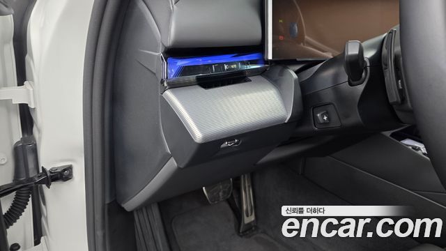 BMW 5-Series 2026 — photo 29