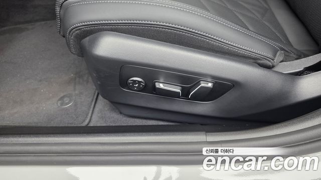 BMW 5-Series 2026 — photo 32