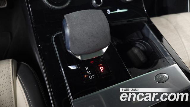 Land Rover Range Rover Velar 2021 — photo 12