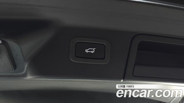 Land Rover Range Rover Velar 2021 — photo 23