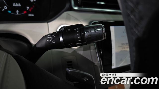 Land Rover Range Rover Velar 2021 — photo 26