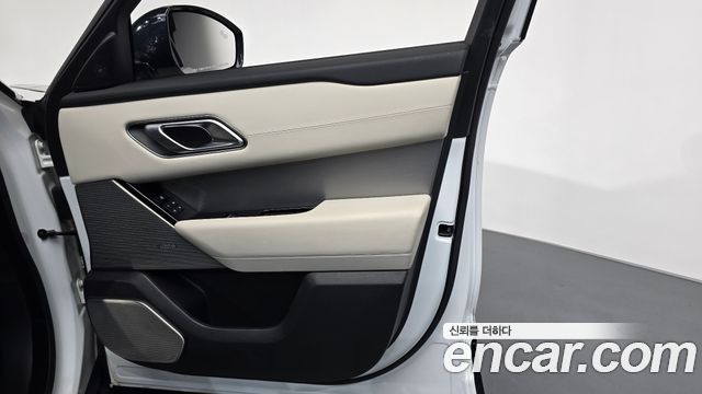 Land Rover Range Rover Velar 2021 — photo 14