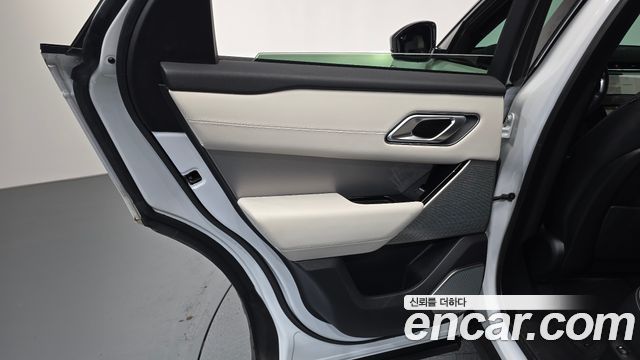 Land Rover Range Rover Velar 2021 — photo 15