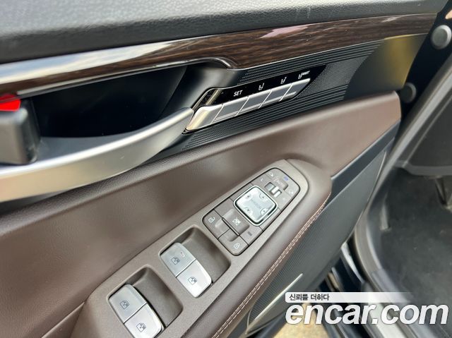 Genesis EQ900 2016 — photo 13