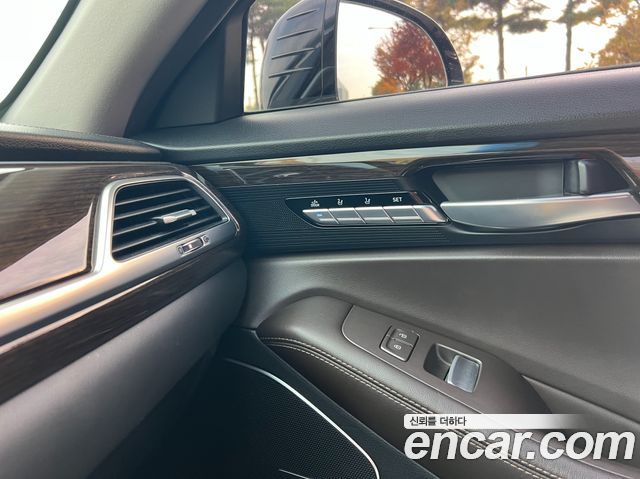 Genesis EQ900 2016 — photo 17