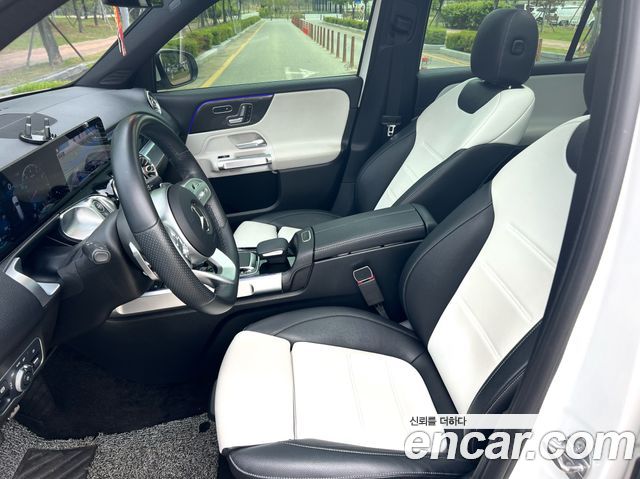 Mercedes-Benz GLB-Class 2020 — photo 9