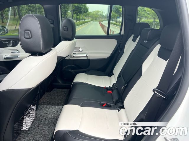 Mercedes-Benz GLB-Class 2020 — photo 10