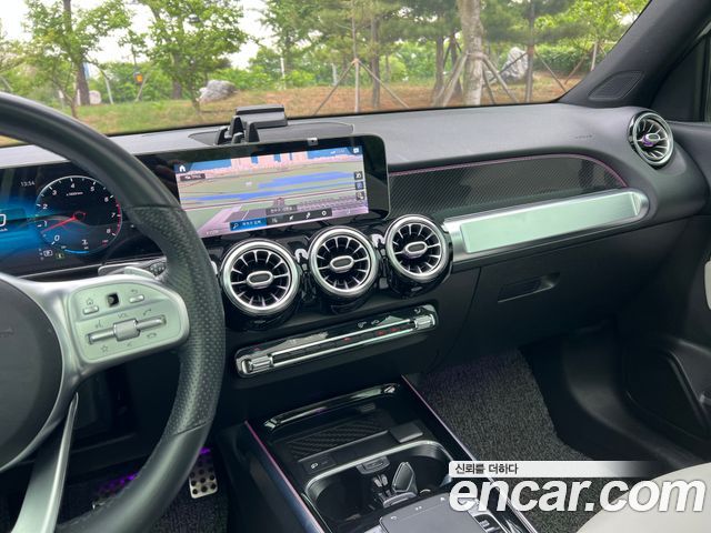 Mercedes-Benz GLB-Class 2020 — photo 15