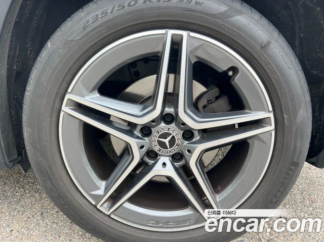 Mercedes-Benz GLB-Class 2020 — photo 18