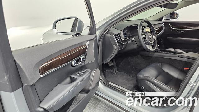 Volvo S90 2017 — photo 10