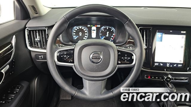 Volvo S90 2017 — photo 14