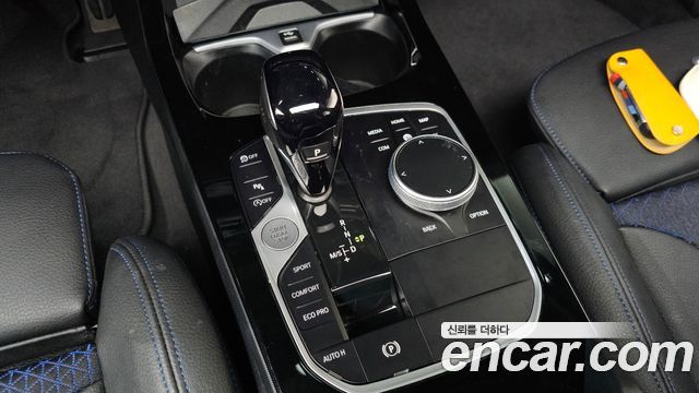 BMW 1-Series 2023 — photo 12