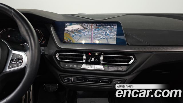 BMW 1-Series 2023 — photo 18