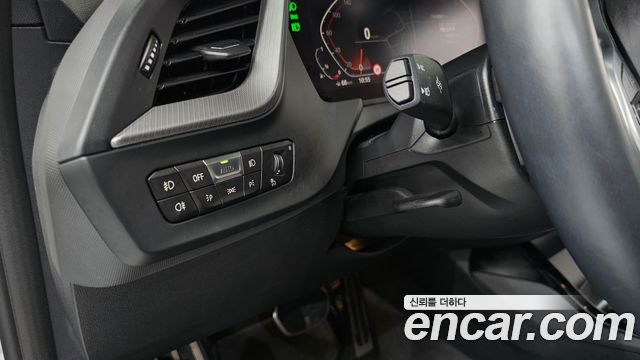 BMW 1-Series 2023 — photo 27