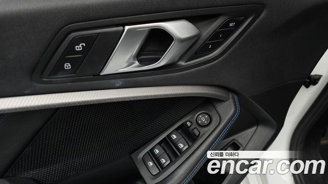 BMW 1-Series 2023 — photo 29