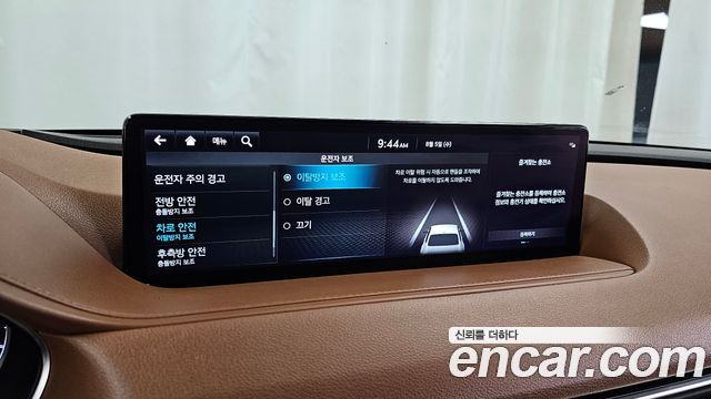 Genesis G80 2022 — photo 35