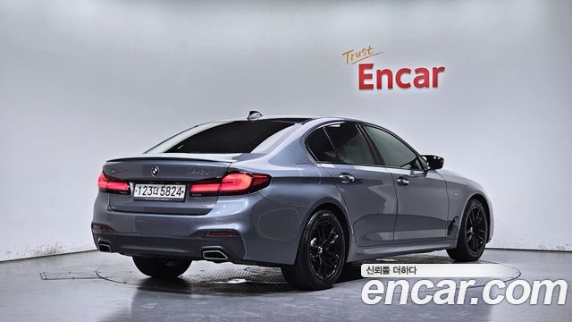 BMW 5-Series 2017 — photo 2