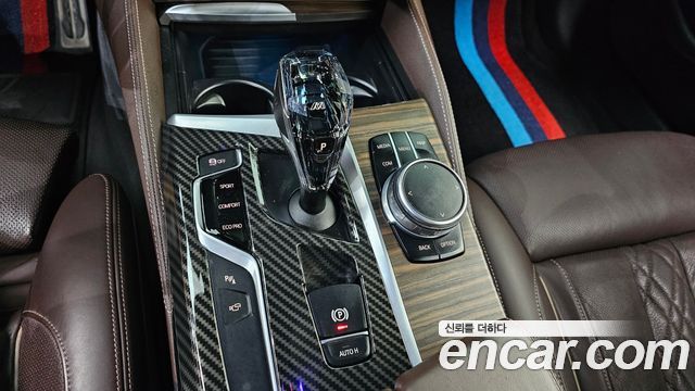 BMW 5-Series 2017 — photo 9
