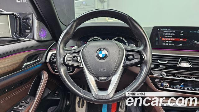 BMW 5-Series 2017 — photo 13