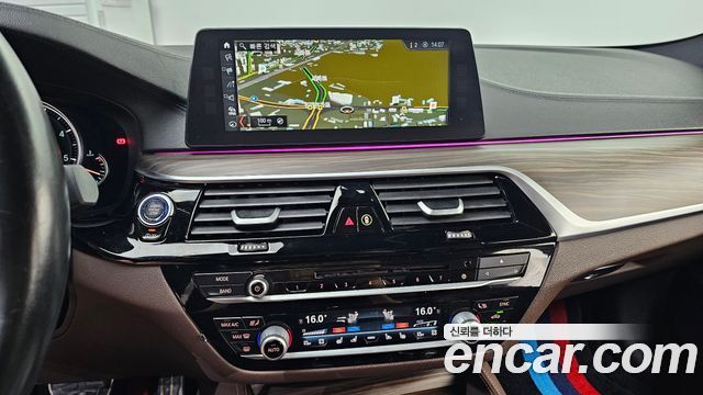 BMW 5-Series 2017 — photo 14
