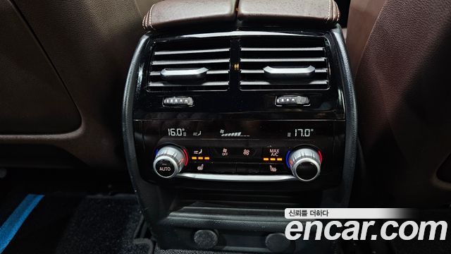 BMW 5-Series 2017 — photo 18