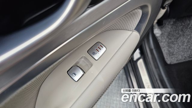 Genesis G70 2019 — photo 16