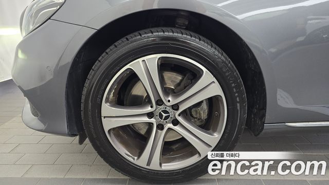Mercedes-Benz E-Class 2019 — photo 5
