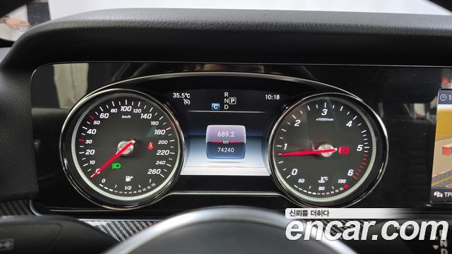 Mercedes-Benz E-Class 2019 — photo 11