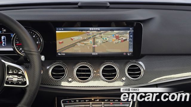 Mercedes-Benz E-Class 2019 — photo 19