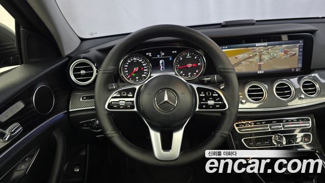 Mercedes-Benz E-Class 2019 — photo 20