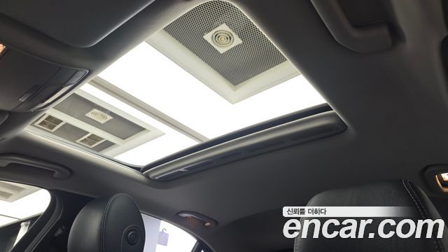 Mercedes-Benz E-Class 2019 — photo 23