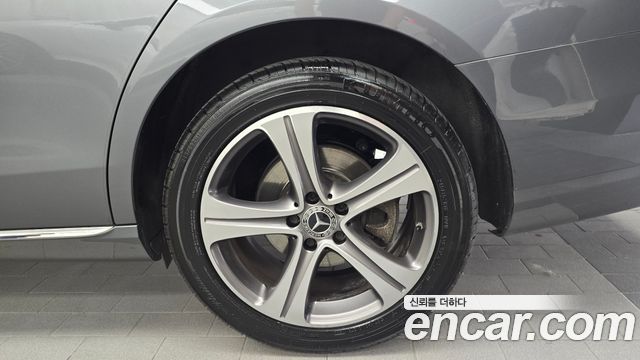 Mercedes-Benz E-Class 2019 — photo 7