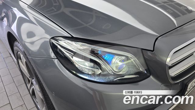 Mercedes-Benz E-Class 2019 — photo 8