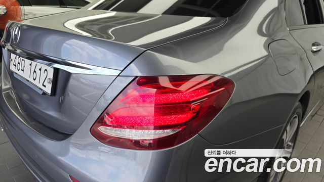 Mercedes-Benz E-Class 2019 — photo 9