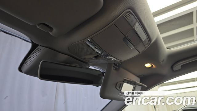 Mercedes-Benz E-Class 2019 — photo 27