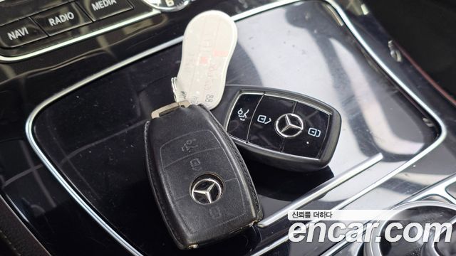Mercedes-Benz E-Class 2019 — photo 28