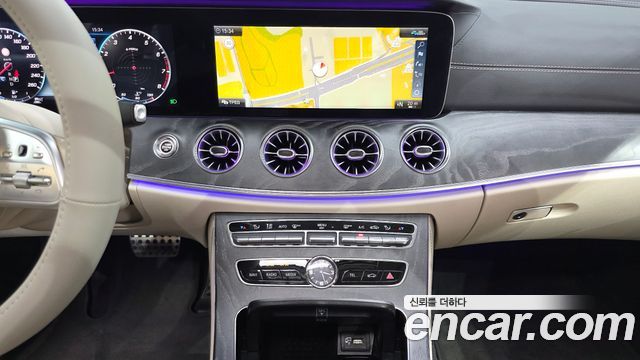 Mercedes-Benz CLS-Class 2020 — photo 19