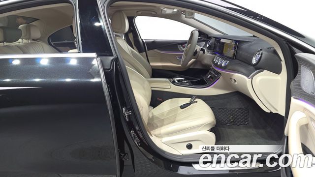 Mercedes-Benz CLS-Class 2020 — photo 16