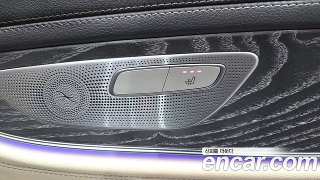 Mercedes-Benz CLS-Class 2020 — photo 30
