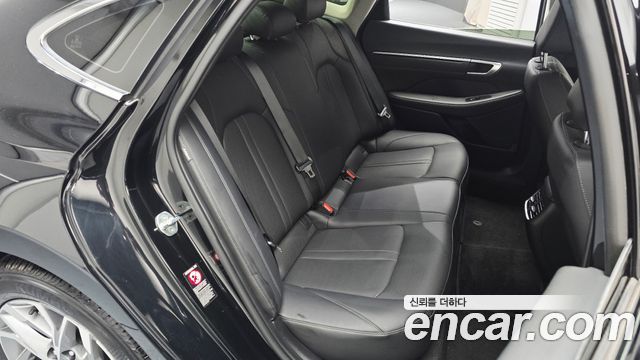 Hyundai Sonata 2022 — photo 17