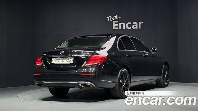 Mercedes-Benz E-Class 2017 — photo 2