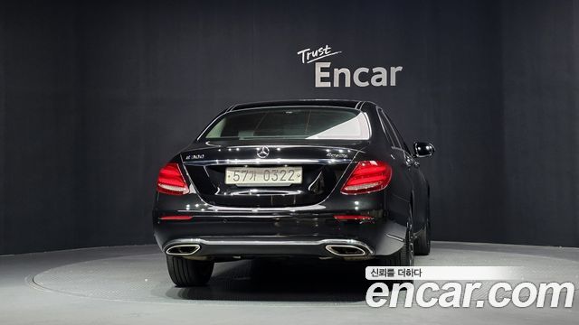 Mercedes-Benz E-Class 2017 — photo 4