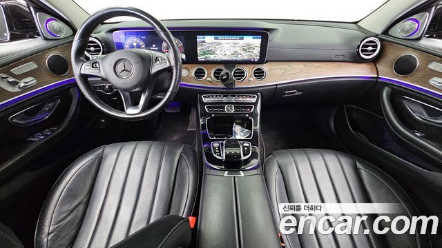 Mercedes-Benz E-Class 2017 — photo 7