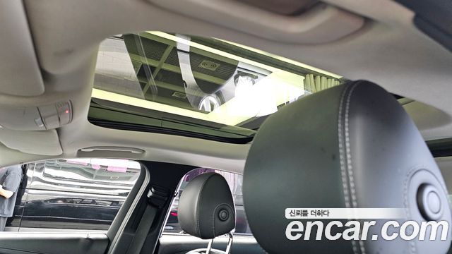 Mercedes-Benz E-Class 2017 — photo 19