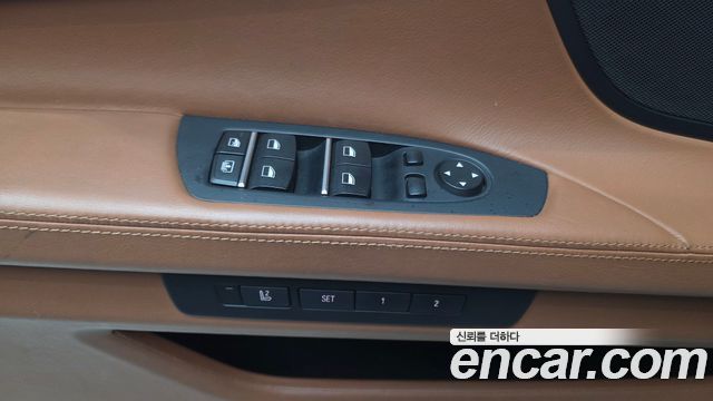 BMW 7-Series 2015 — photo 11
